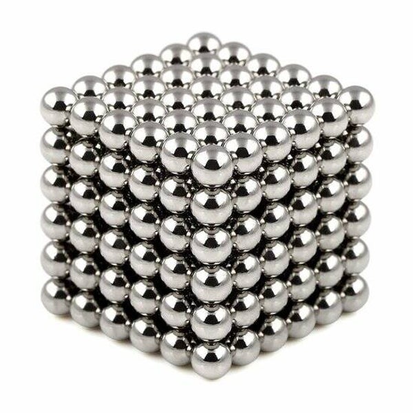Zilveren magneetbolletjes