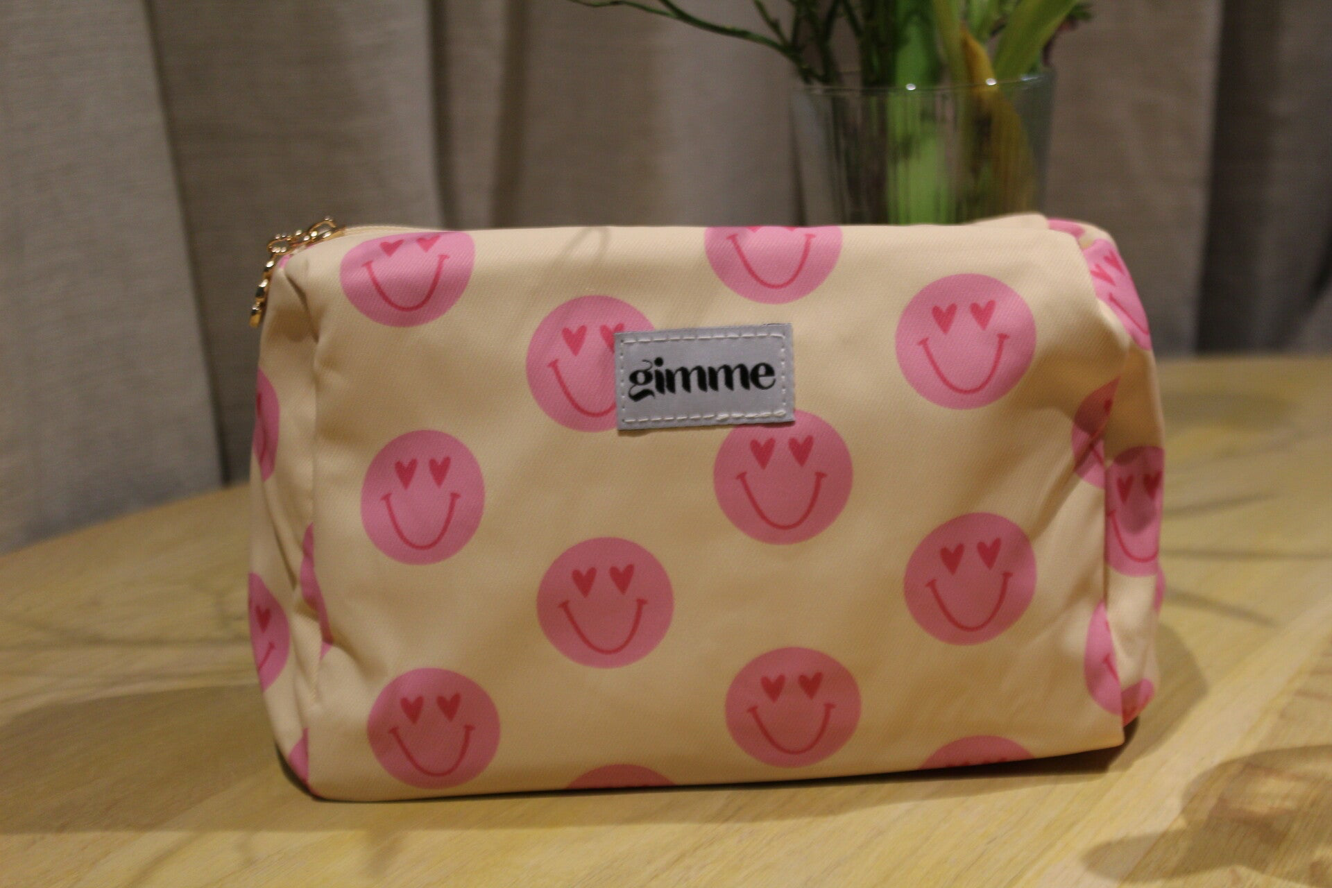 Gimme Smiley make-up bag