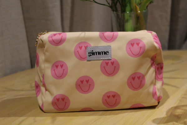 Gimme Smiley make-up bag