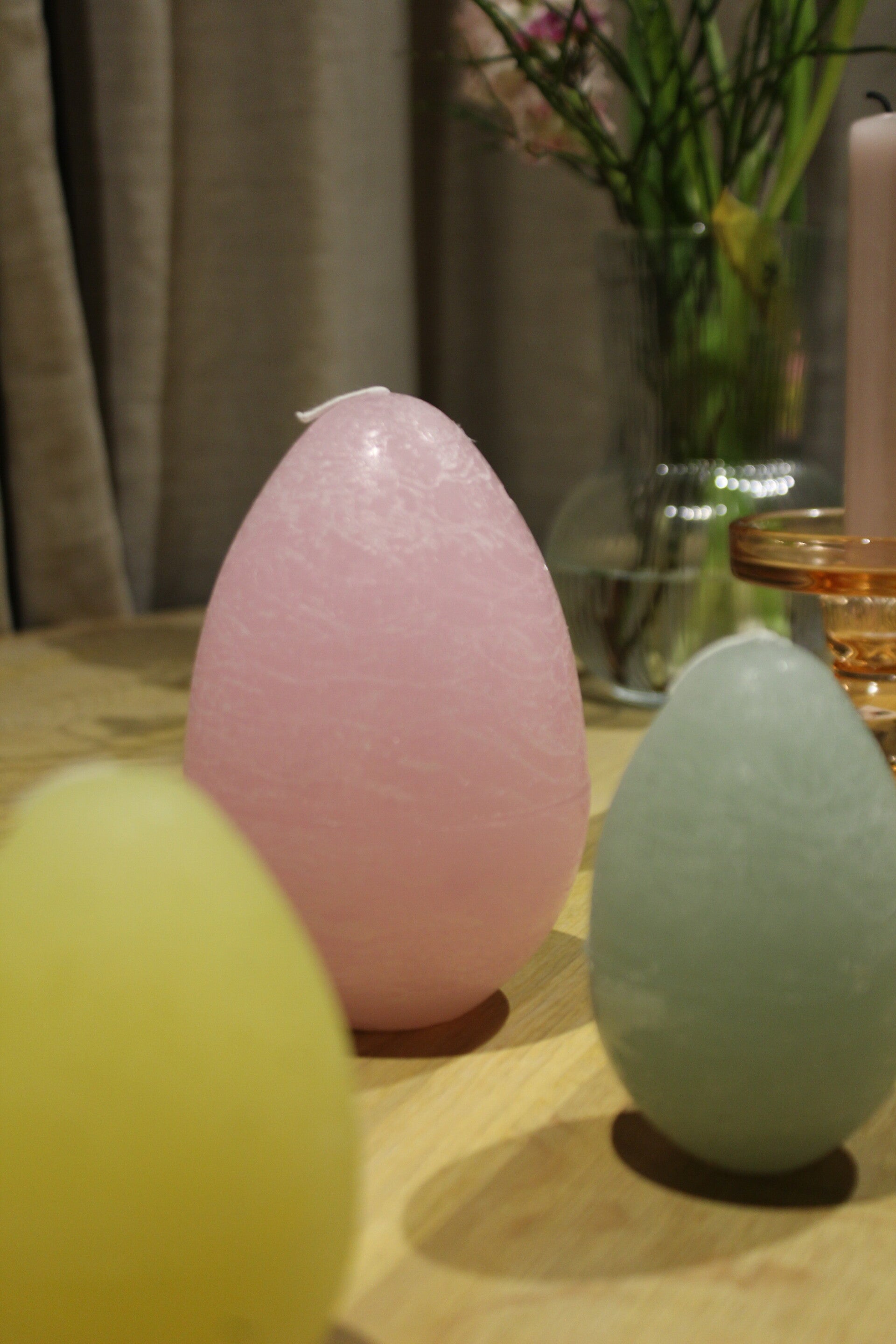 Easter egg candle medium
