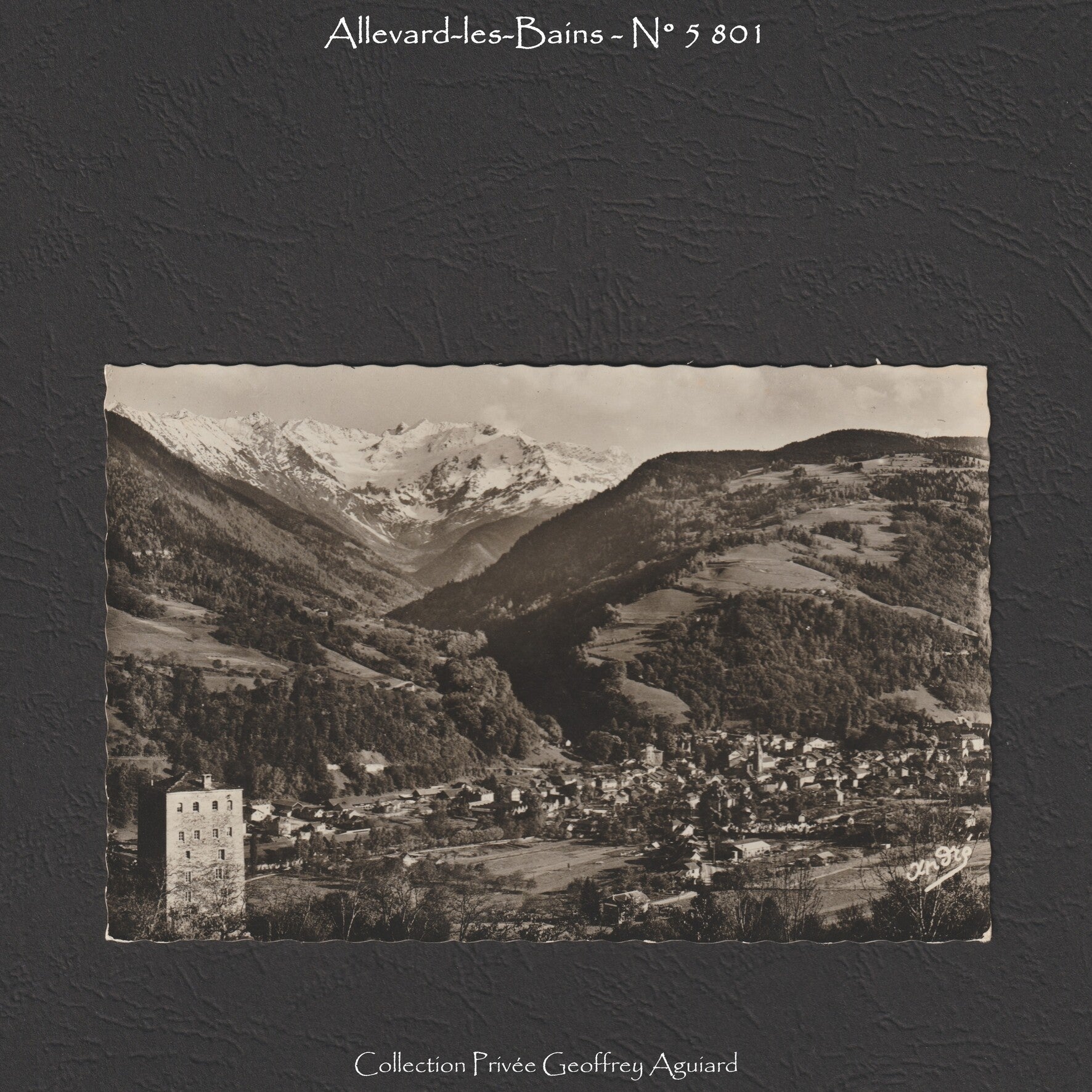 5 801 - Vue générale et le Gleyzin. Au premier plan, la Tour du Treuil.