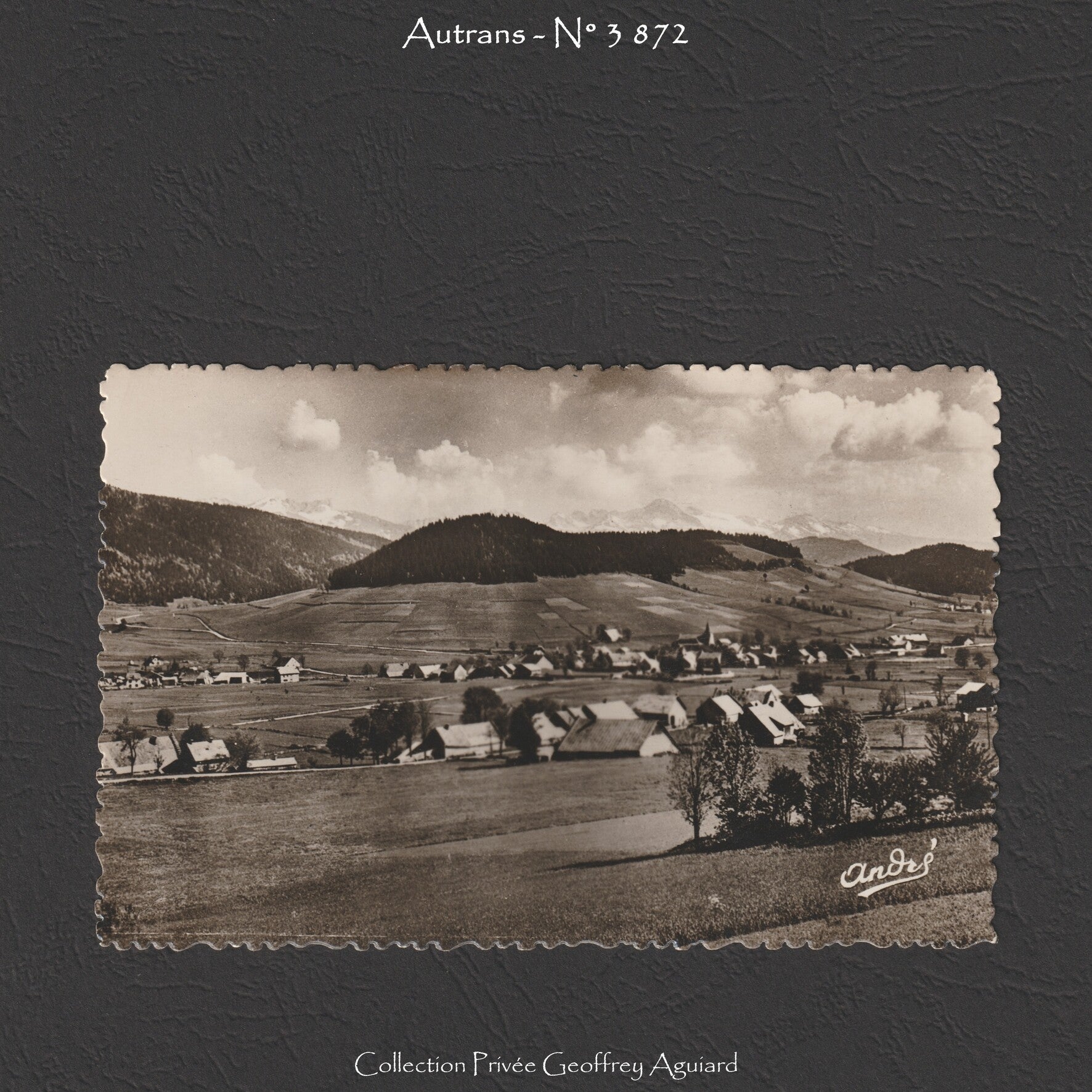 3 872 - Vue générale et Claret prise du bourg.