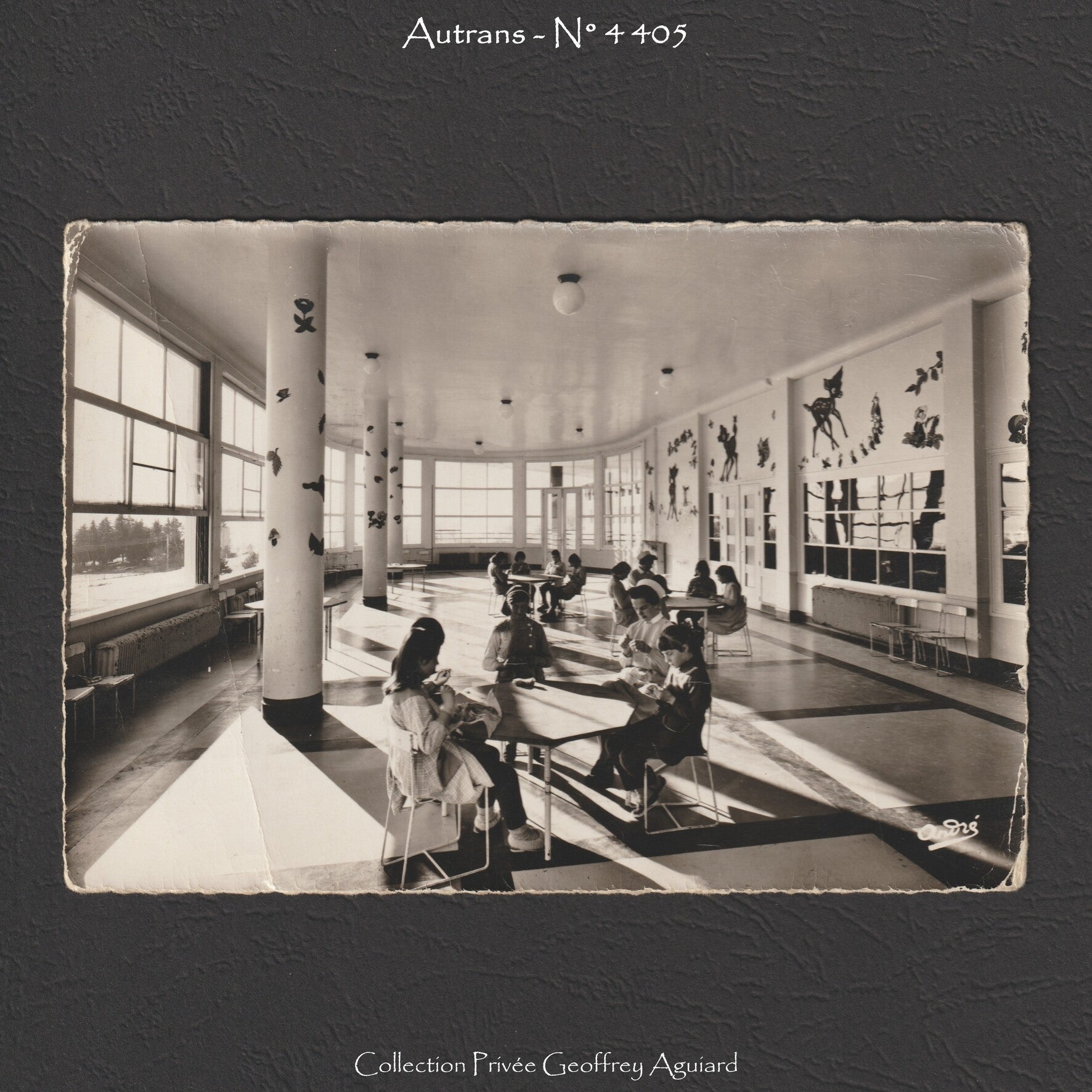 4 405 - PREVENTORIUM D'AUTRANS (Isère). Une salle de Jeux.