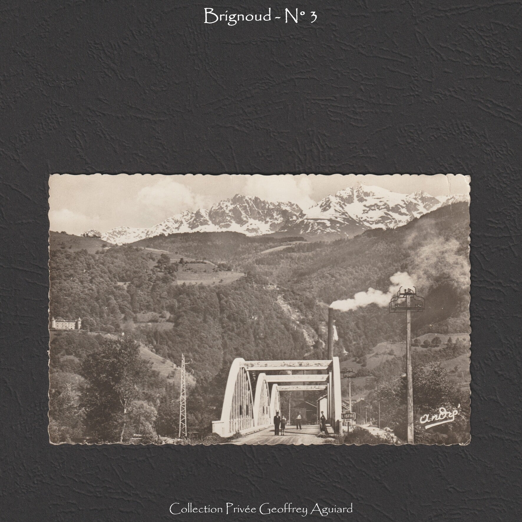 3 - Le Pont sur l'Isère ; au fond, le Château du Mas et le Massif de Belledonne.
