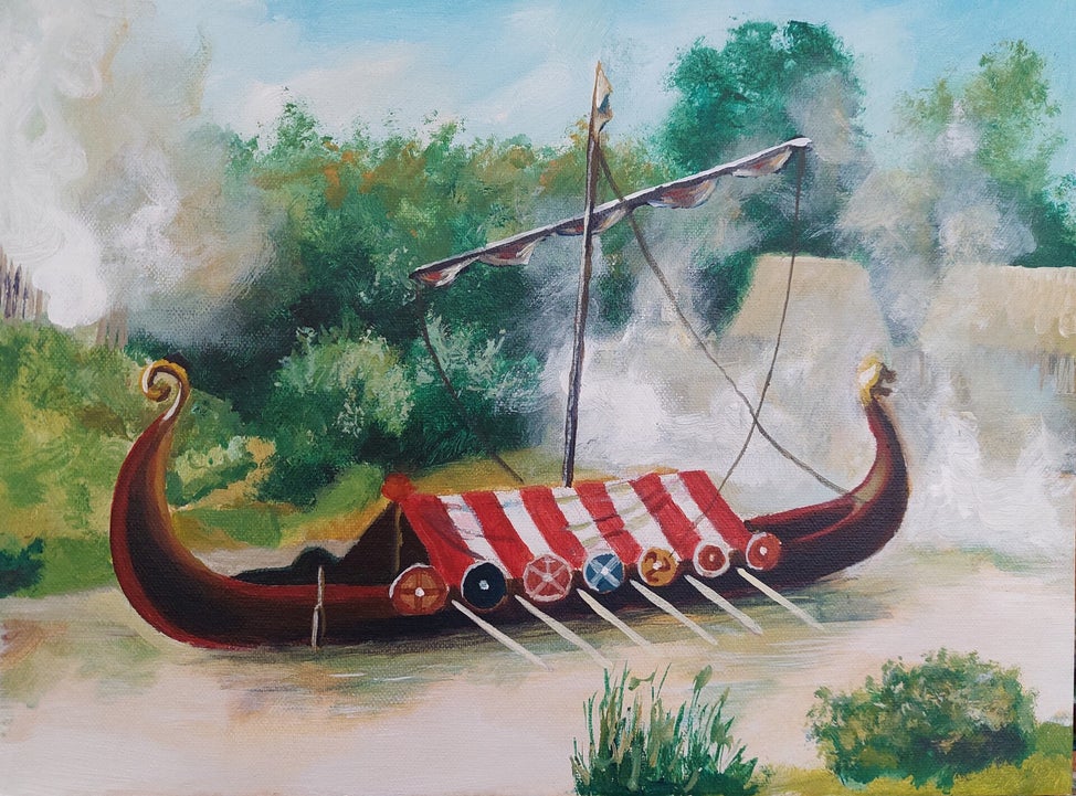Målning av ett vikingaskepp i rörelse med gyllene segel och färggranna sköldar – konst av Renata Edin. 40x30 cm