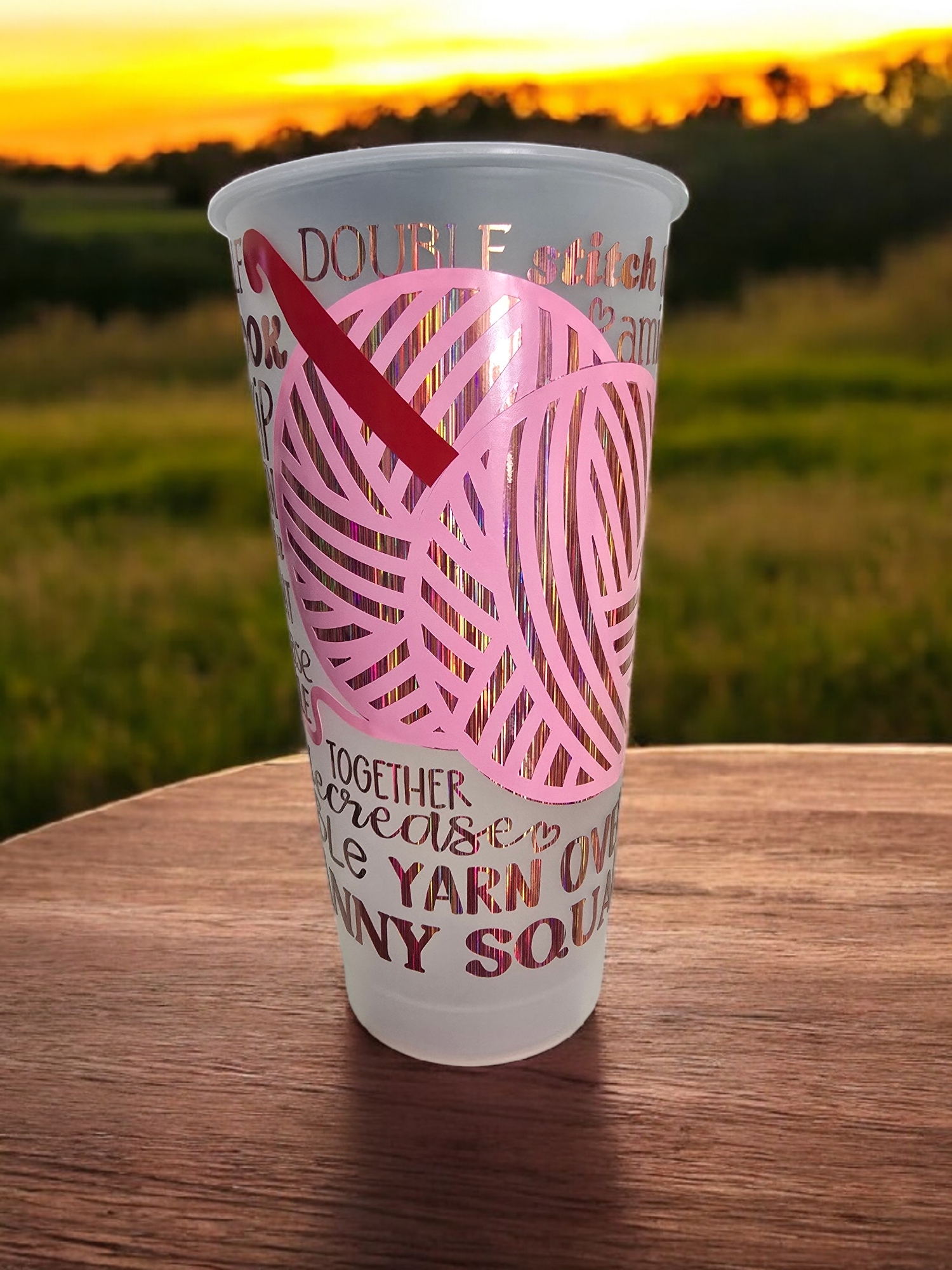 710ml Becher handbeklebt mit Deckel und Strohhalm