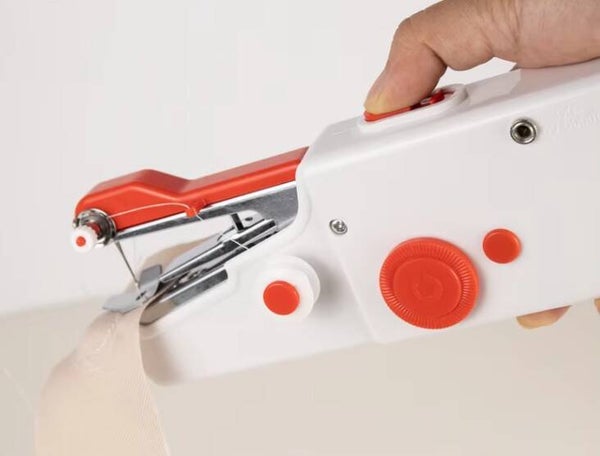 MACHINE A COUDRE PORTABLE A PILE