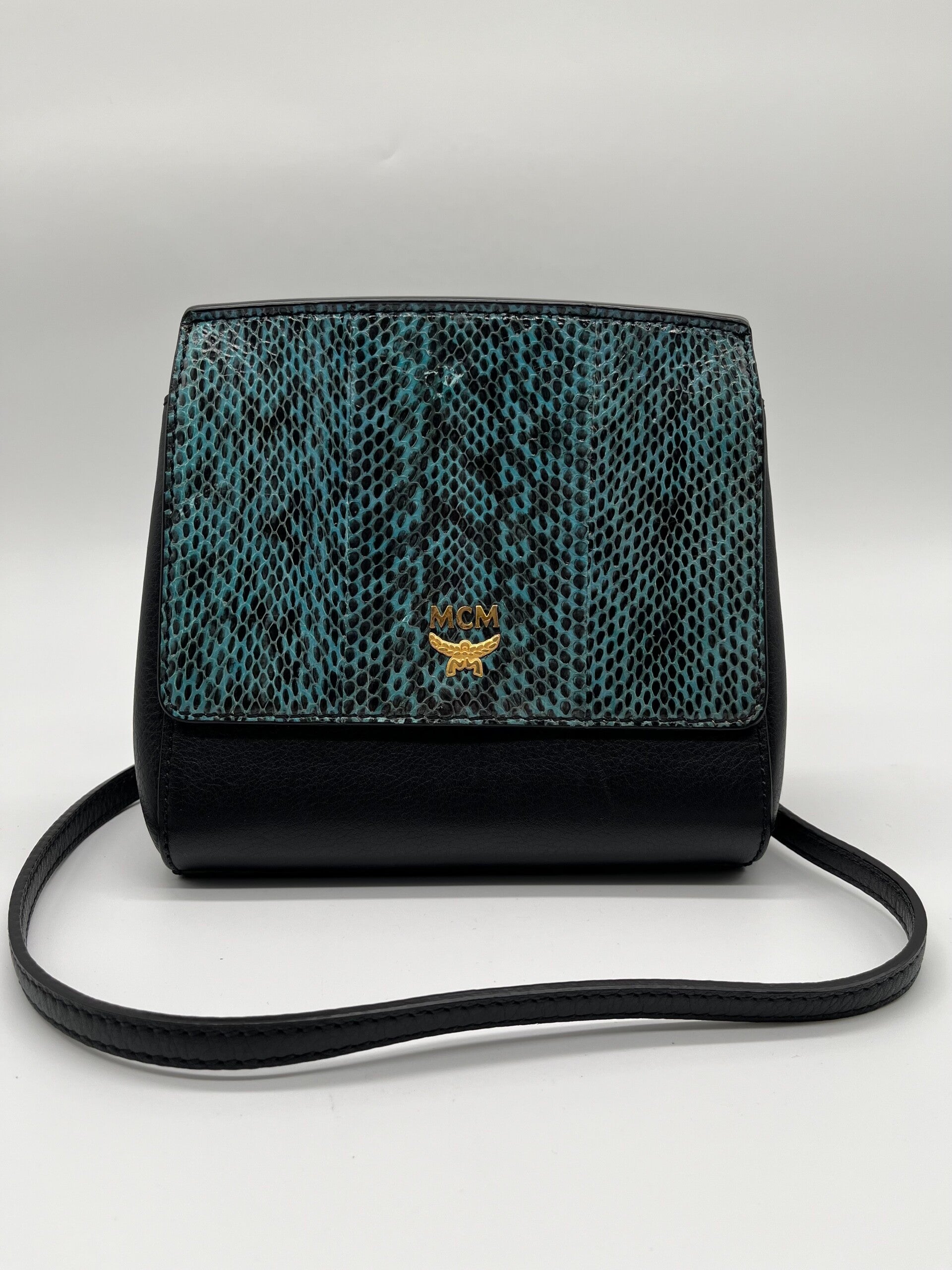 MCM Schultertasche Python Design