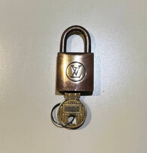 Louis Vuitton Schloss mit Schlüssel Liebesschloss