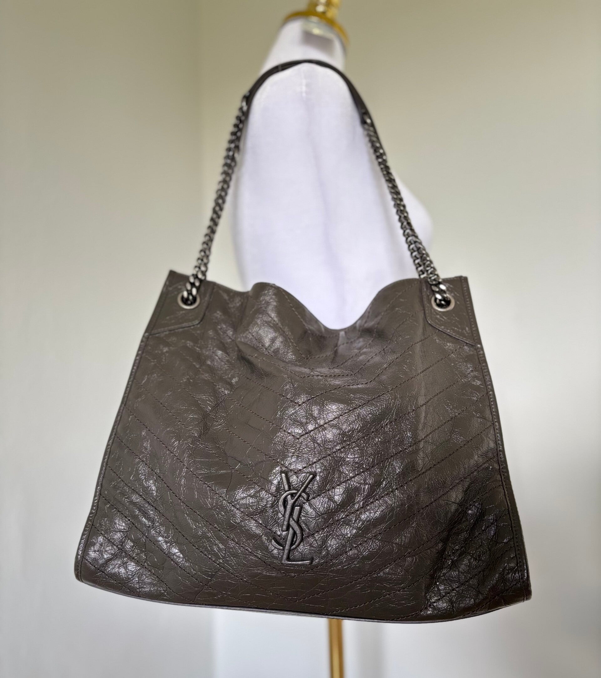 Saint Laurent Niki Leder Shopper Large Vintage Grau