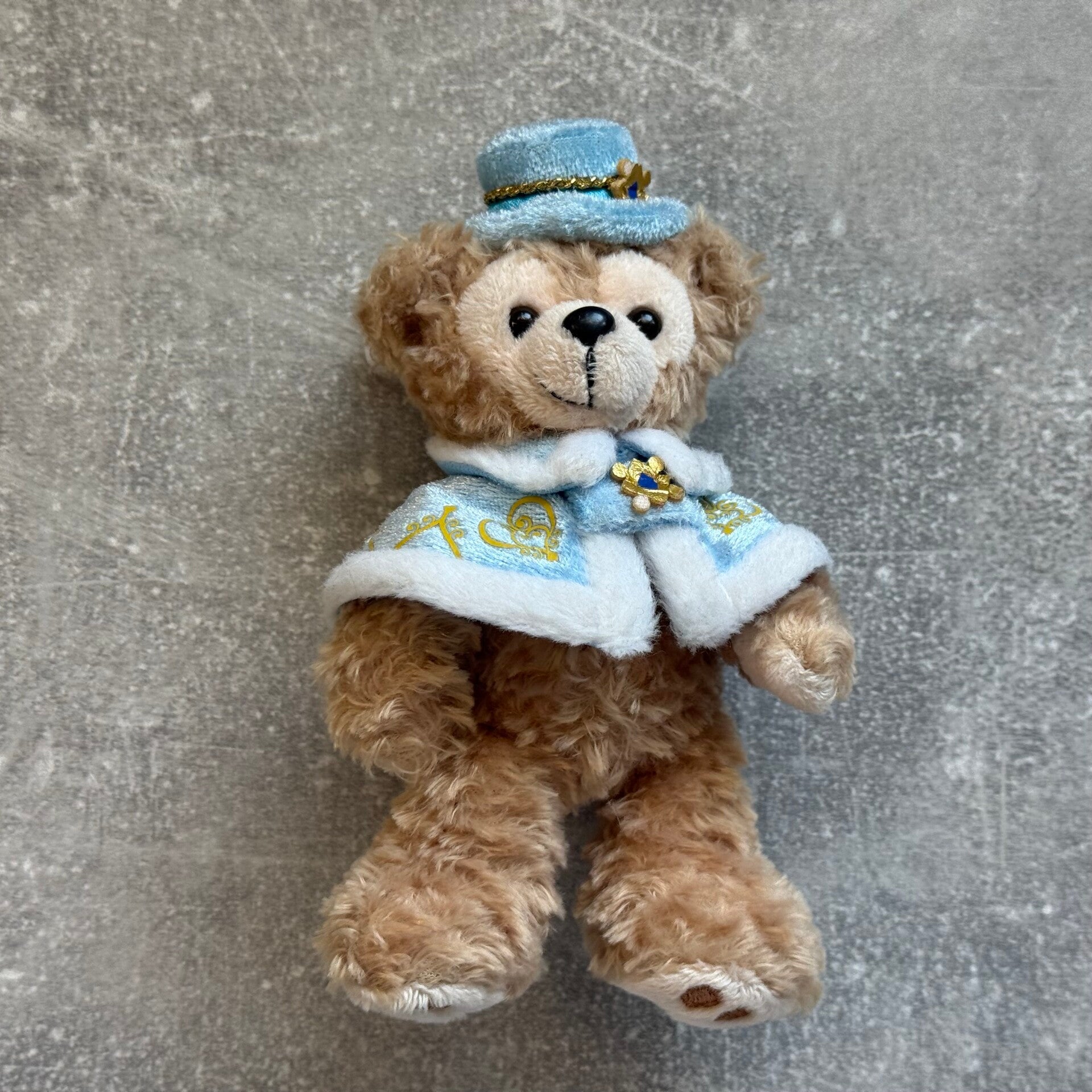 Tokyo DisneySea “Disney’s Christmas Wishes 2011” Duffy Plush Badge | 14 cm | Japan Import