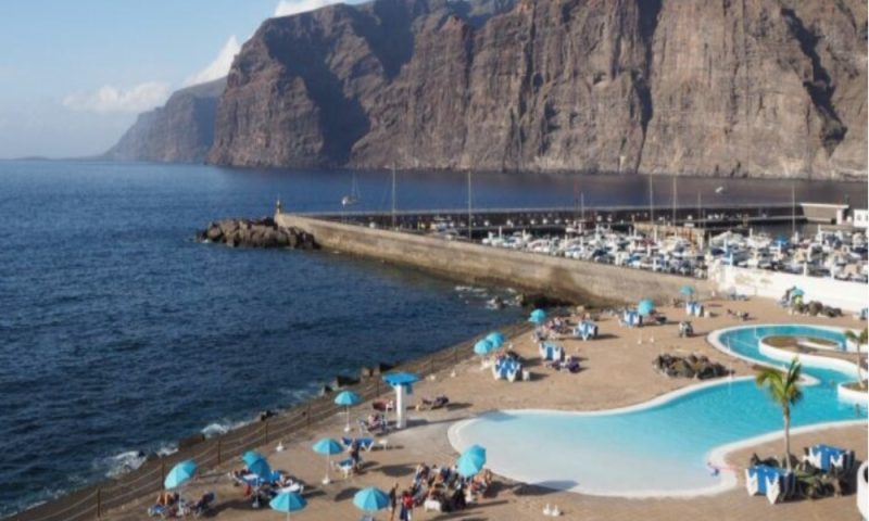 Piscina el Laguillo  in Los Gigantes