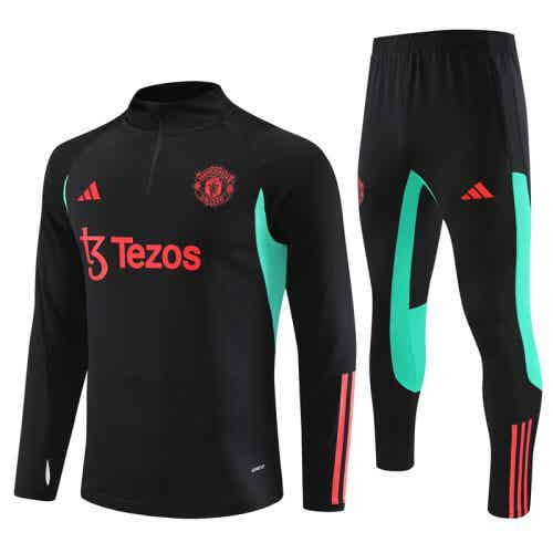 Man united deals childrens tracksuit