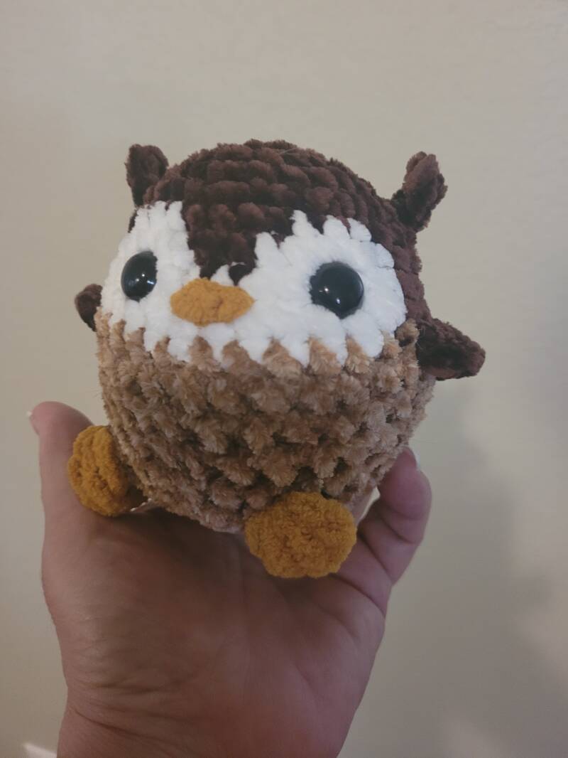 Small crocheted owl