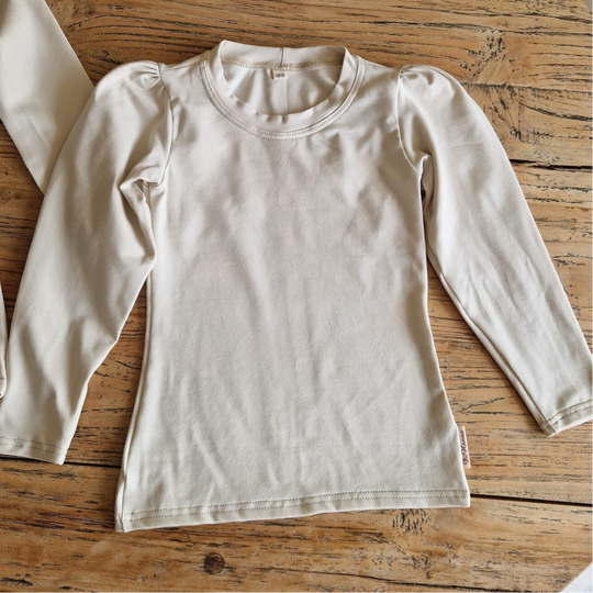 Creme t-shirt met pofmouw
