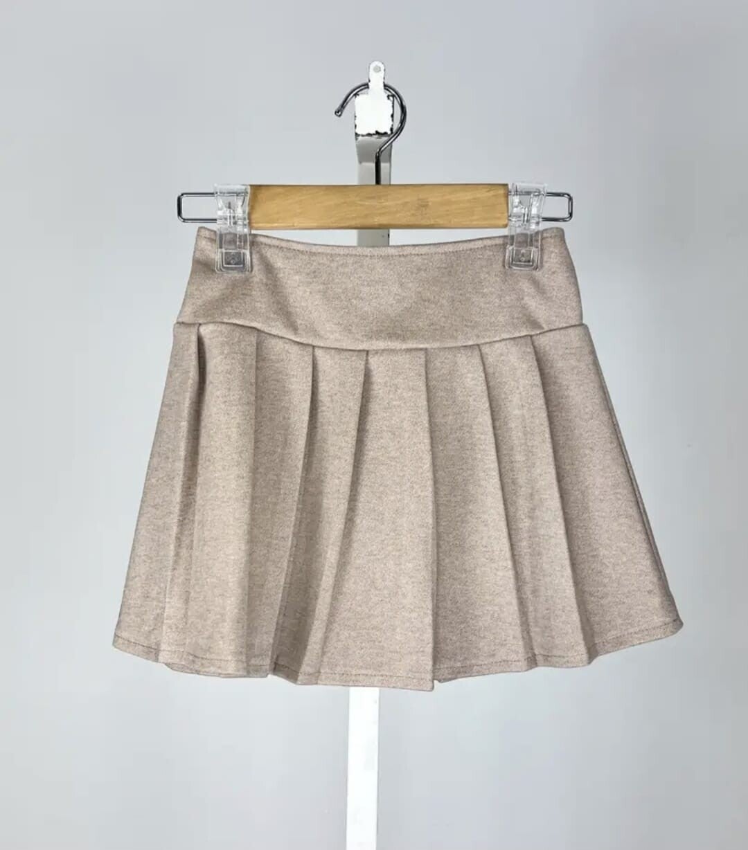 Beige plooirokje