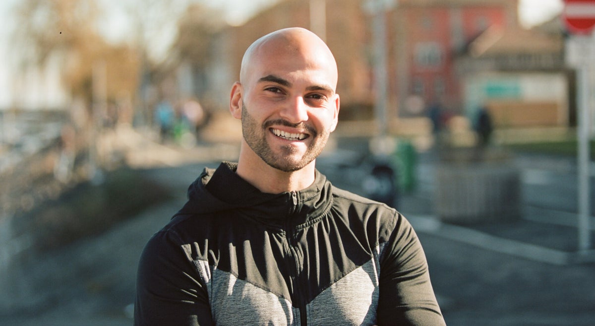 Porträt von Dario Lo Voi, Handstand- und Calisthenics-Coach in Wien