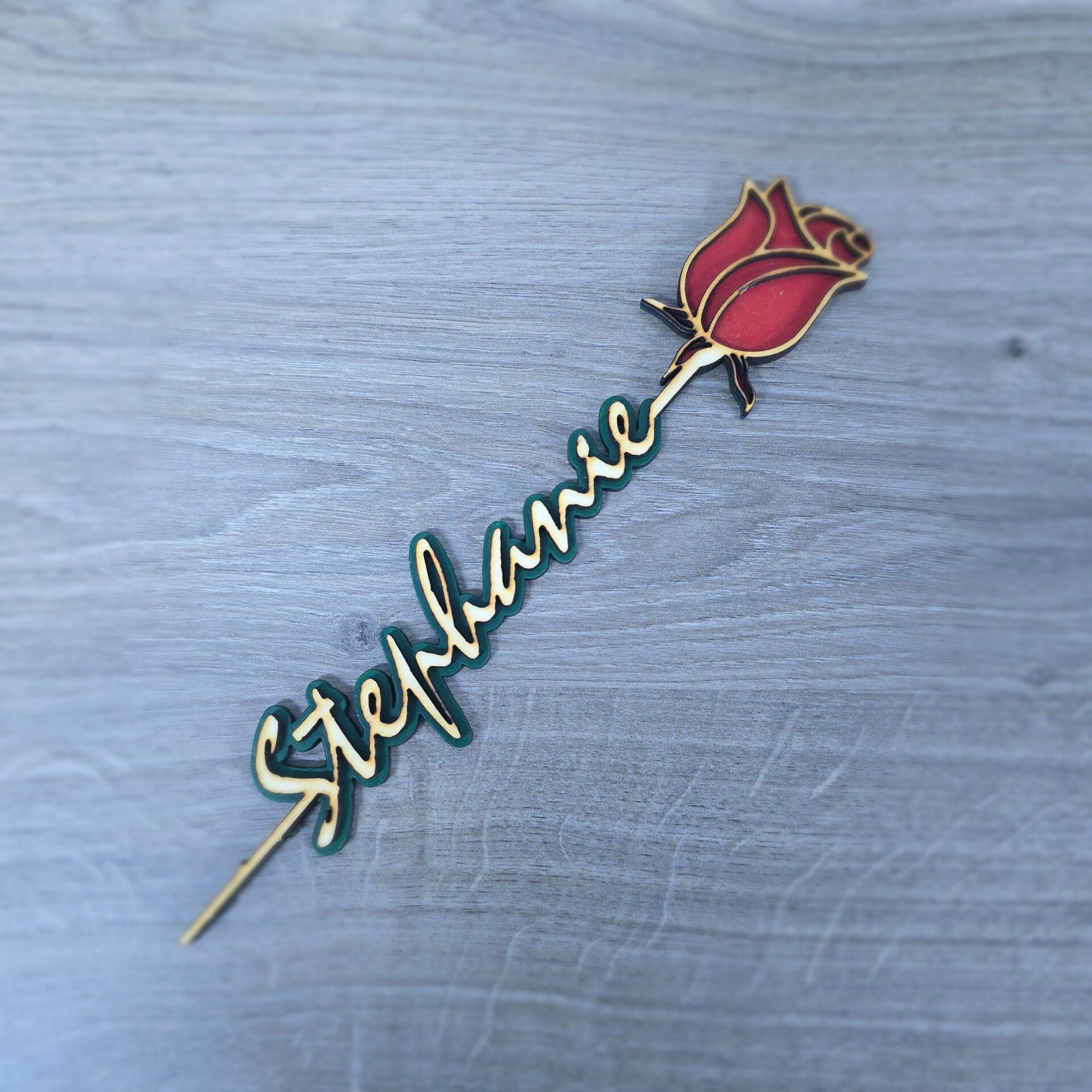 Personalised Laser Engraved Rose with Custom Name or Word – Unique Romantic Gift for Valentine’s Day, Anniversary, Wedding or Birthday