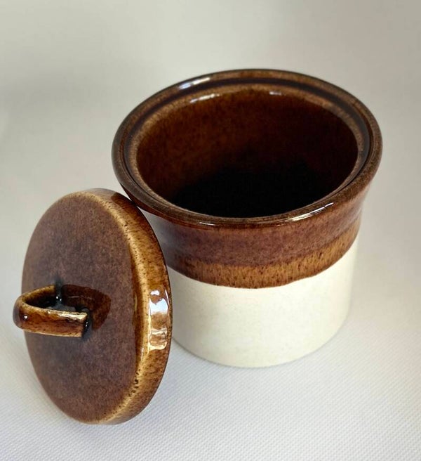 ** Container brown