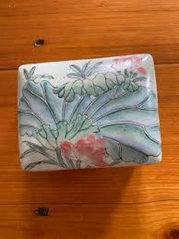 Boite carrée en porcelaine