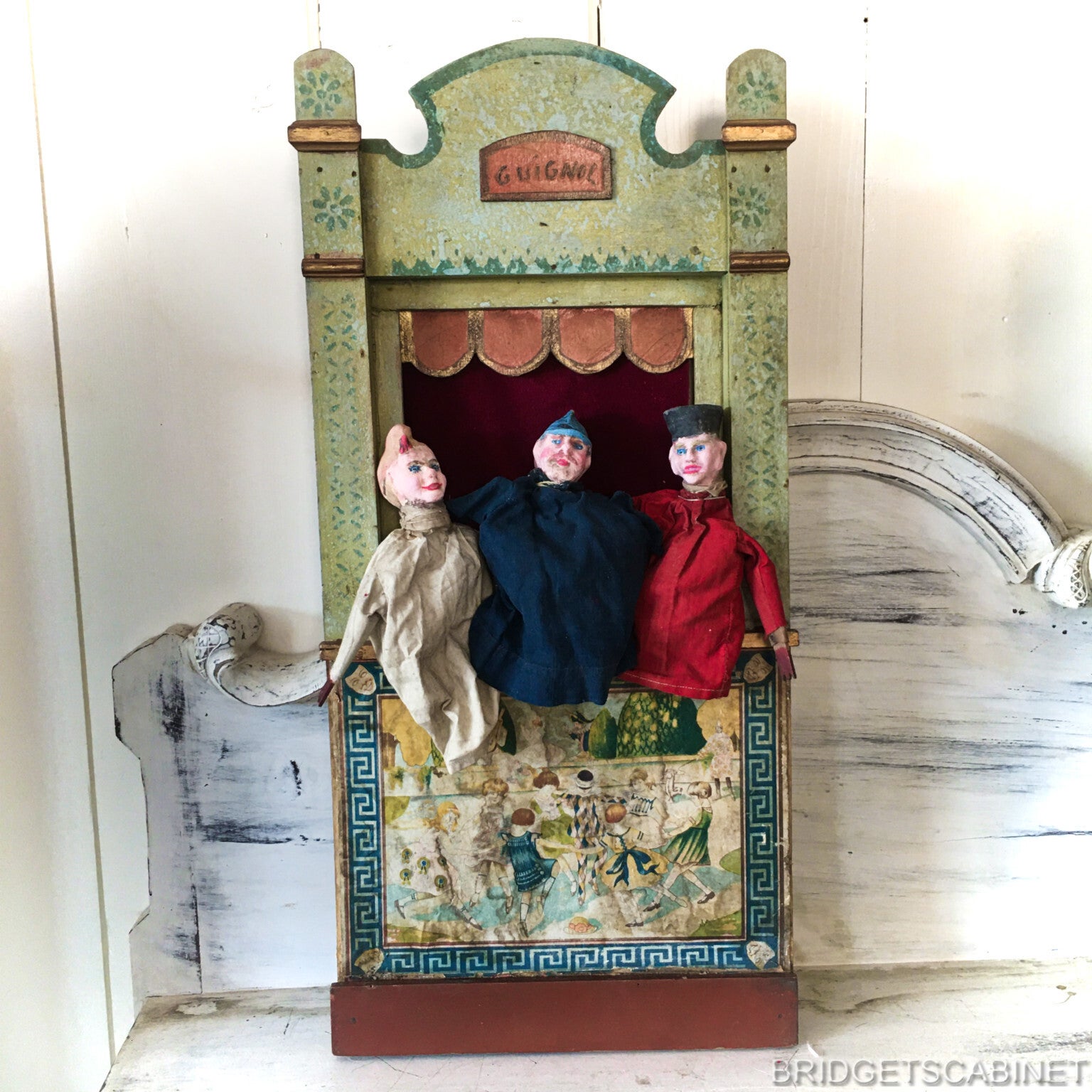 Guignol Puppet Theater with 3 Puppets