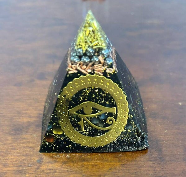 Orgonit Pyramide *Gold/Eye