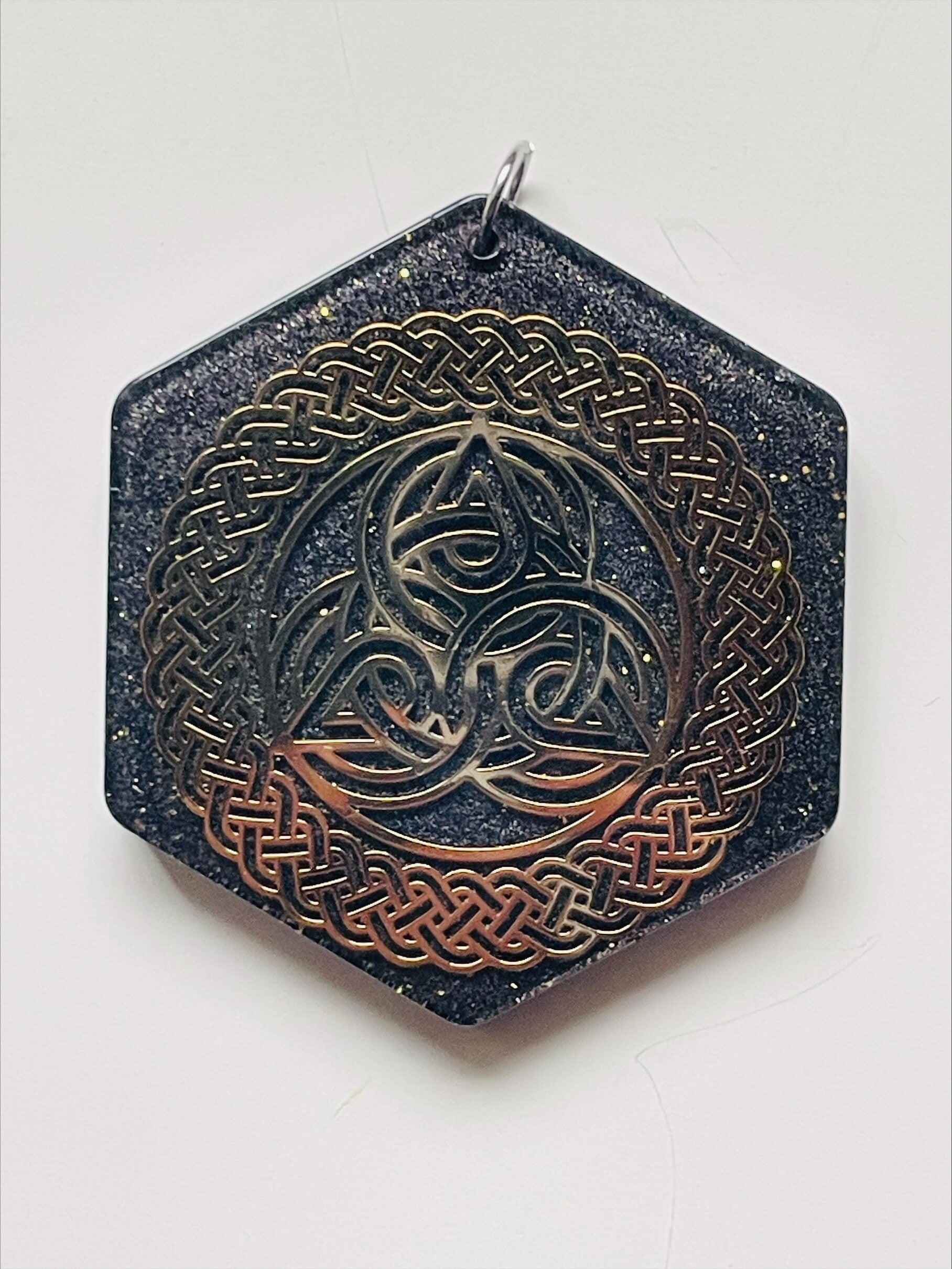 Orgonit Shungit Anhänger* Trinity Knot - 4,5 cm