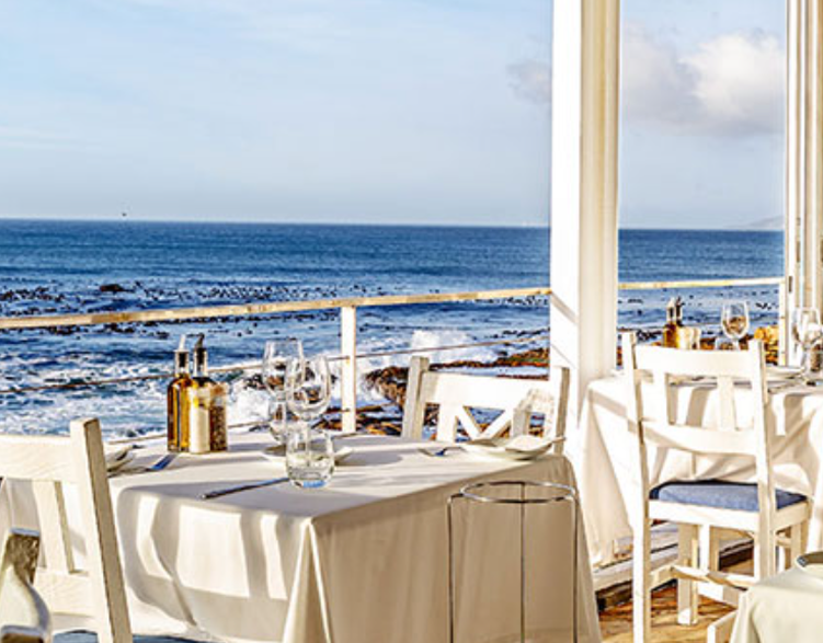 Fine dining and wine tasting in Constantia restaurants and wine farms near Cape Town