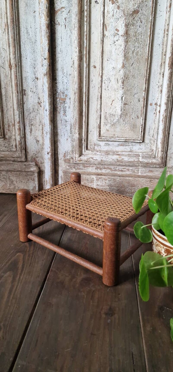 Klein vintage krukje - rotan webbing
