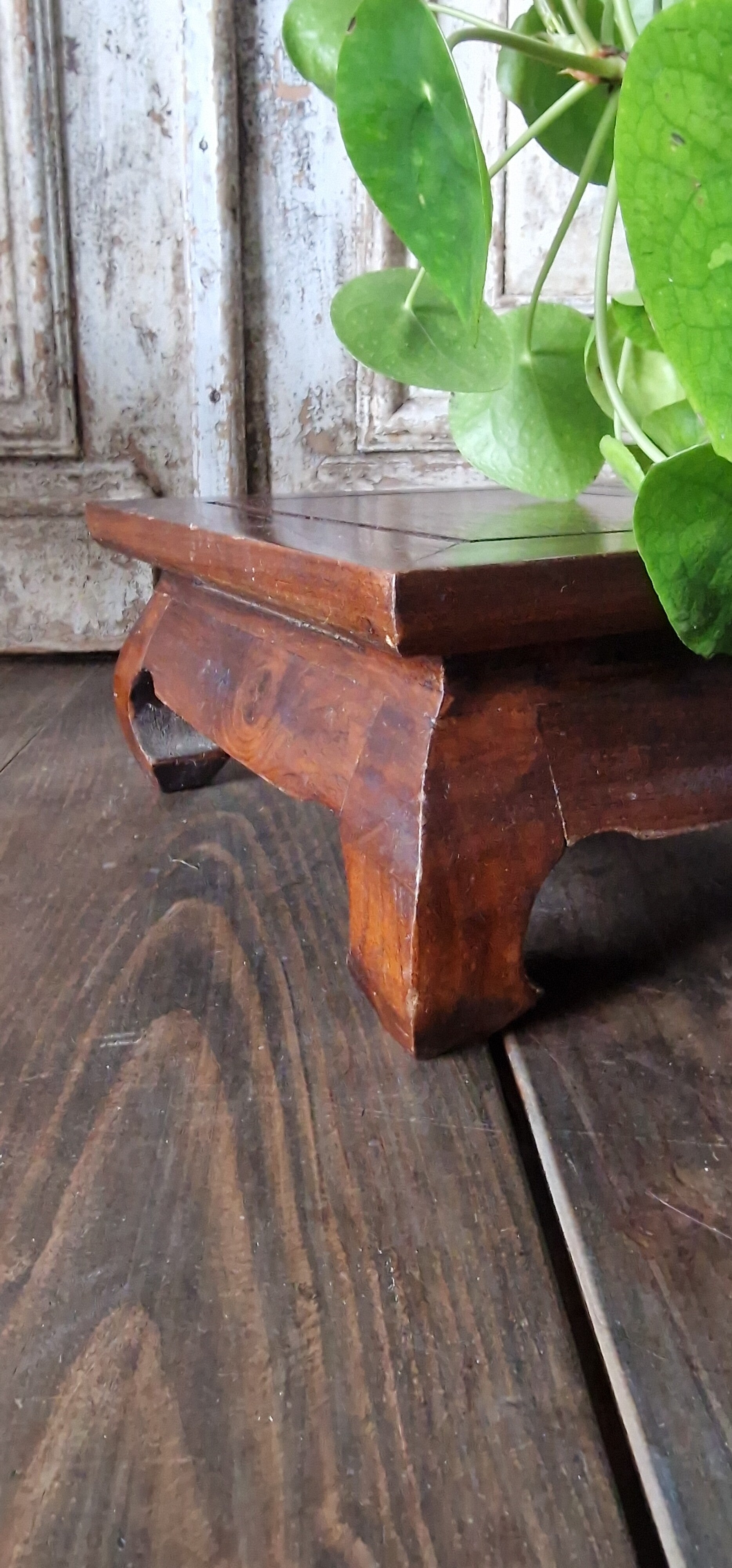 Klein opium  bijzettafeltje