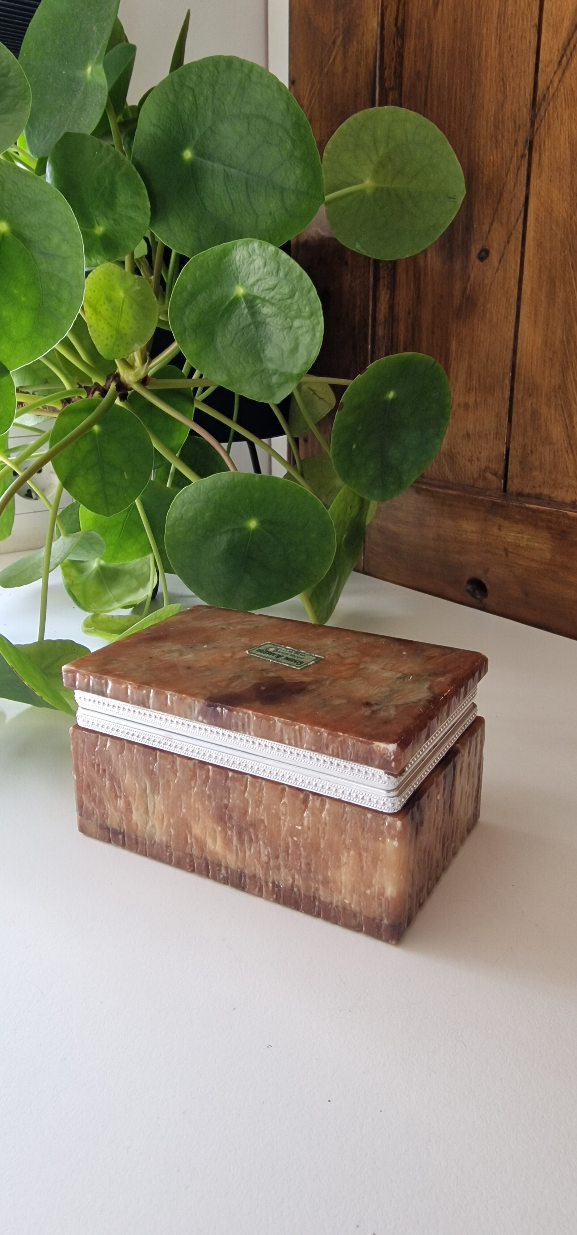 Vintage handgesneden albast doosje - jaren '60 Italy