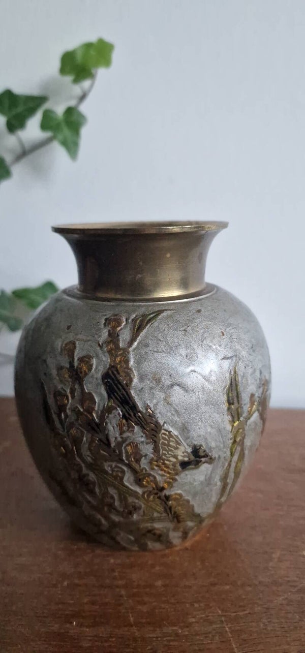 Geëmailleerd messing vaasje