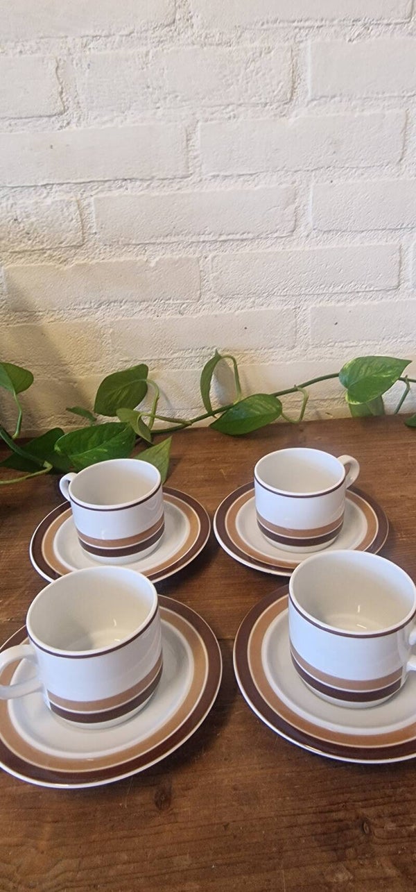 Set van 4 kop & schotels, MOSA voor Douwe Egberts