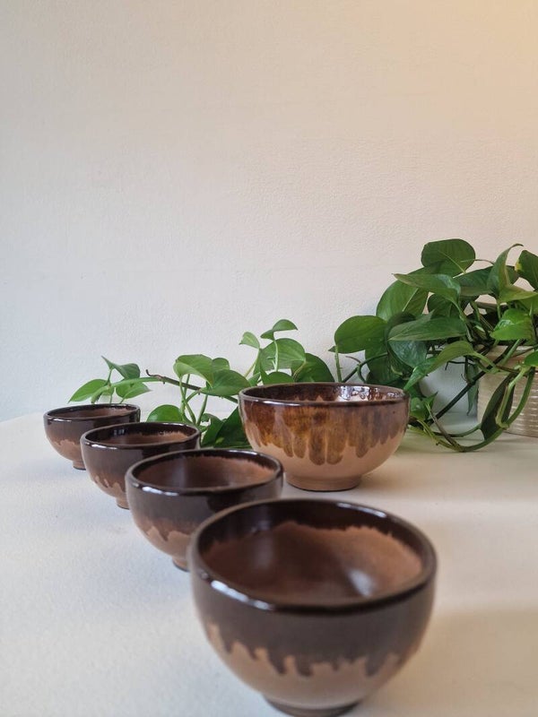 Vintage set keramische serveerkommen - 4 schaaltjes met kom - Jaren 70