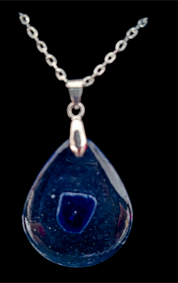 Resin pendant
