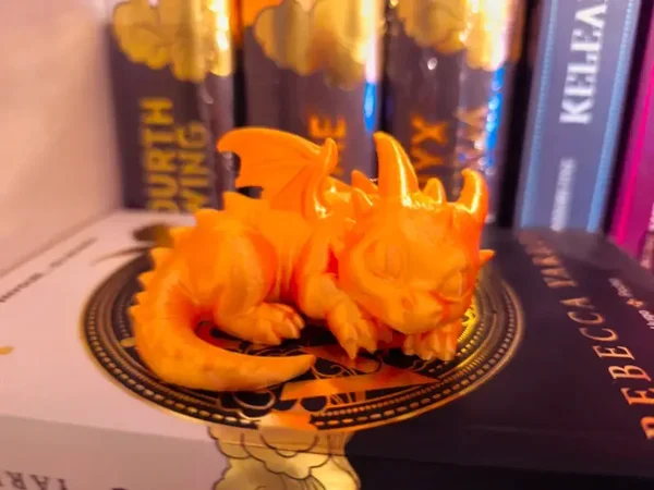 Petit Dragon Sleepy Gold