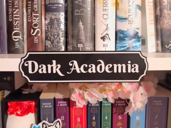 Plaque Dark Academia I
