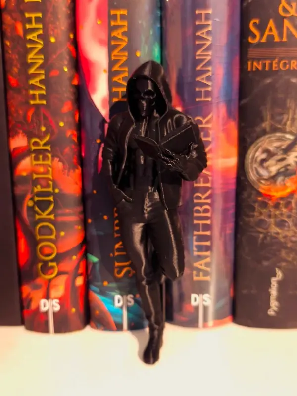 Figurine 3D Mask Dark Reader