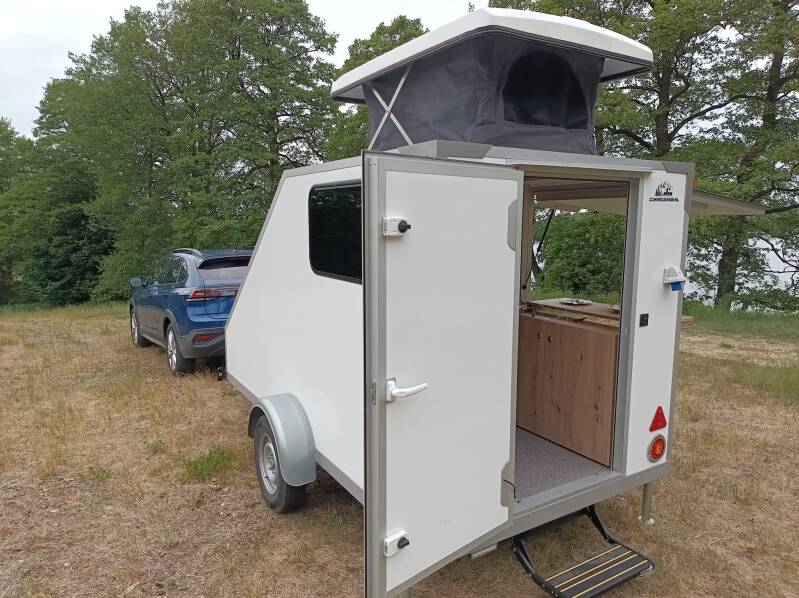 mini-caravan-boxio-met-hefdak-eenvoudig-vast-te-zetten-met-spanbandjes-standard-6u3axa.jpg