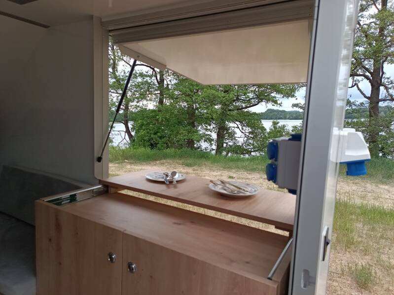mini-caravan-boxio-met-hefdak-en-220-volt-aansluiting-met-stoppenkast-standard-1sa5rx.jpg