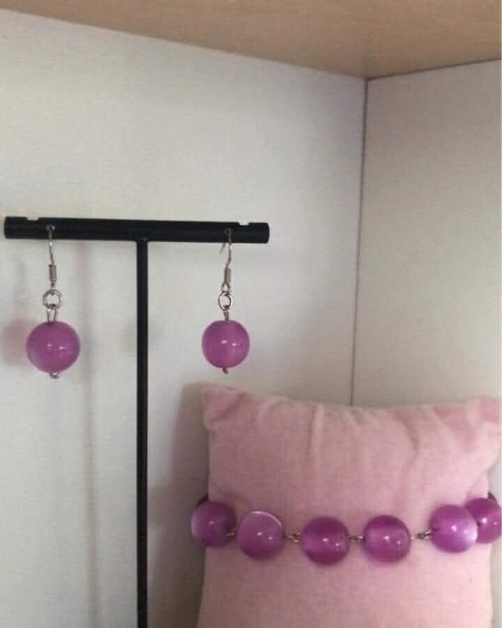 oorbellen met een bijpassende armband!