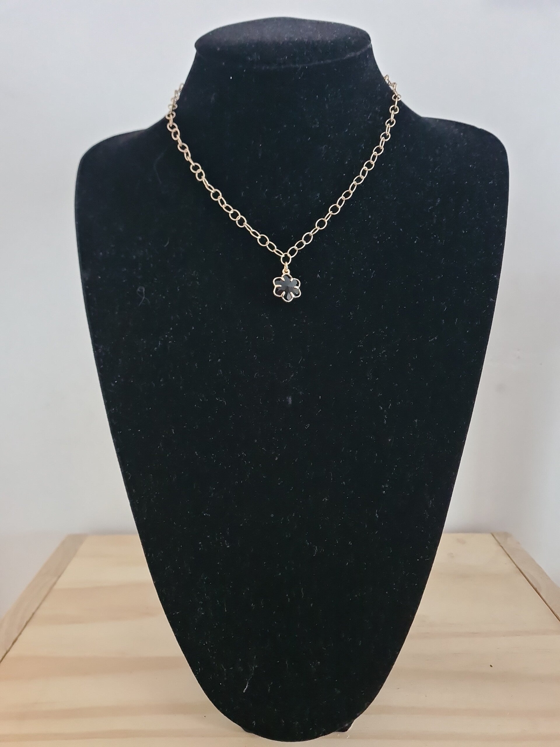 Midnight Clover – Gouden Ketting