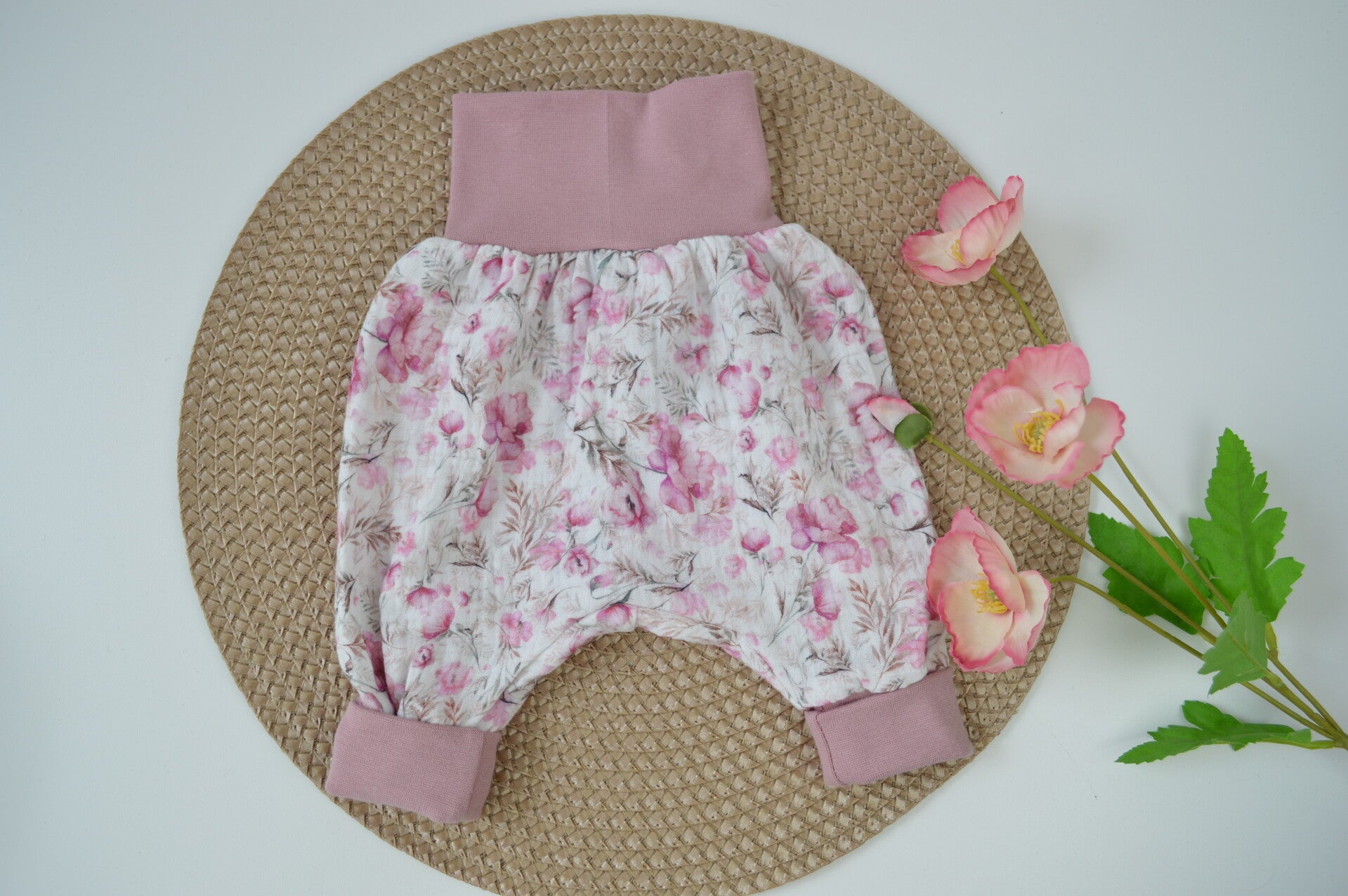 Musselinhose Mohnblüte