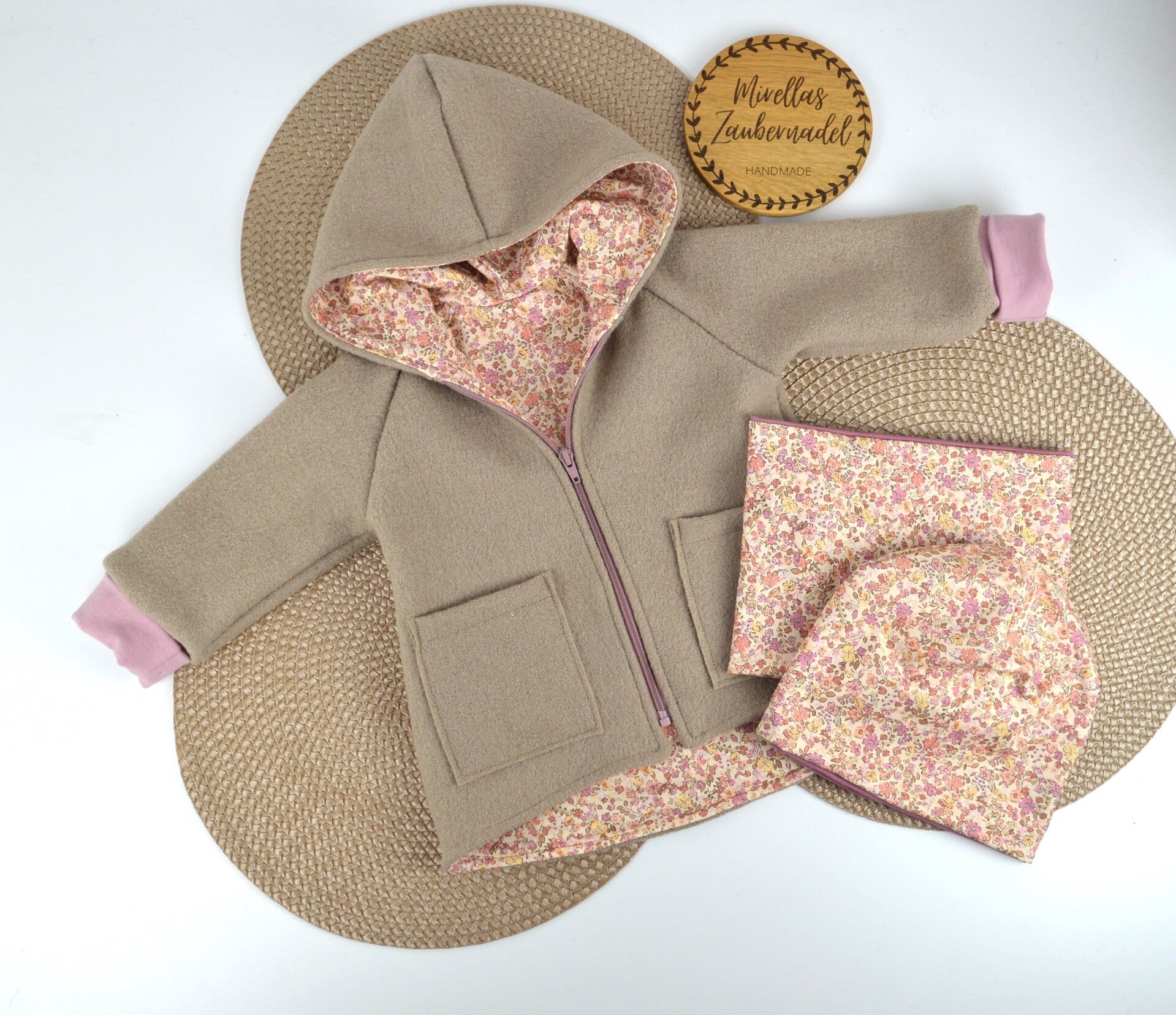 Walkjacke mit Beanie Loop Set