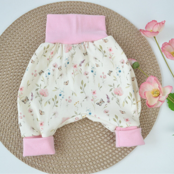 Rippjersey Schmetterline und Blumen