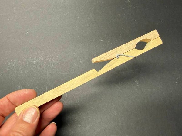 Reagenzglasklammer aus Holz