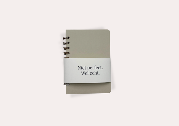 Notitieboekje met lijn - Niet perfect. Wel echt. (A6, groen)