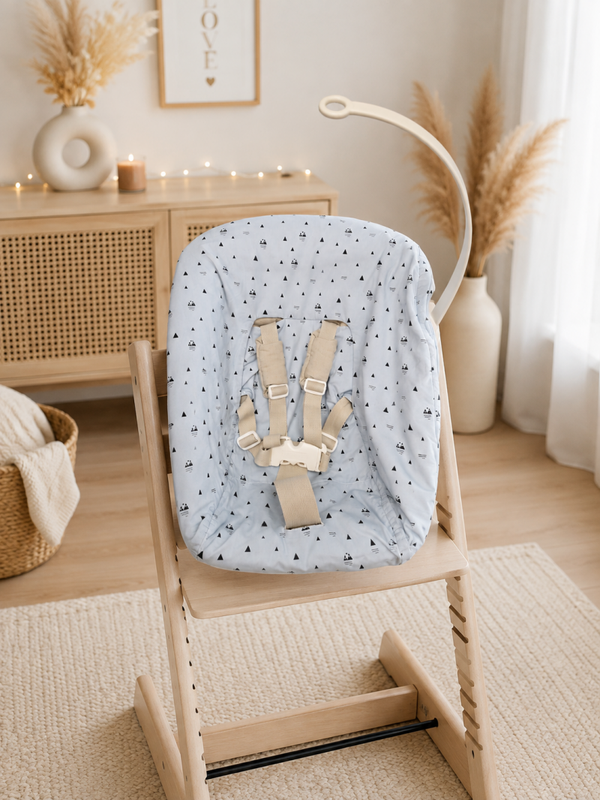 Newbornaufsatz von Stokke Hochstuhl *Blaue Berge*