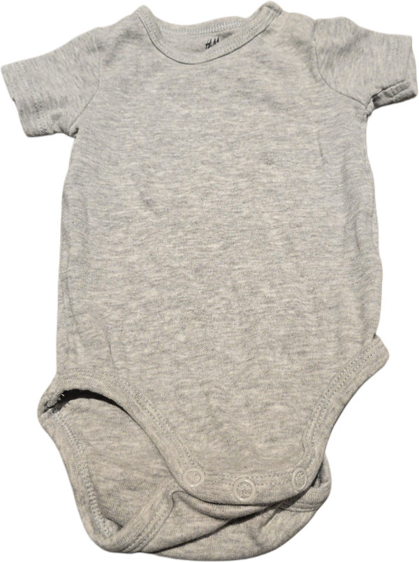 Kurzarmbody grau 62