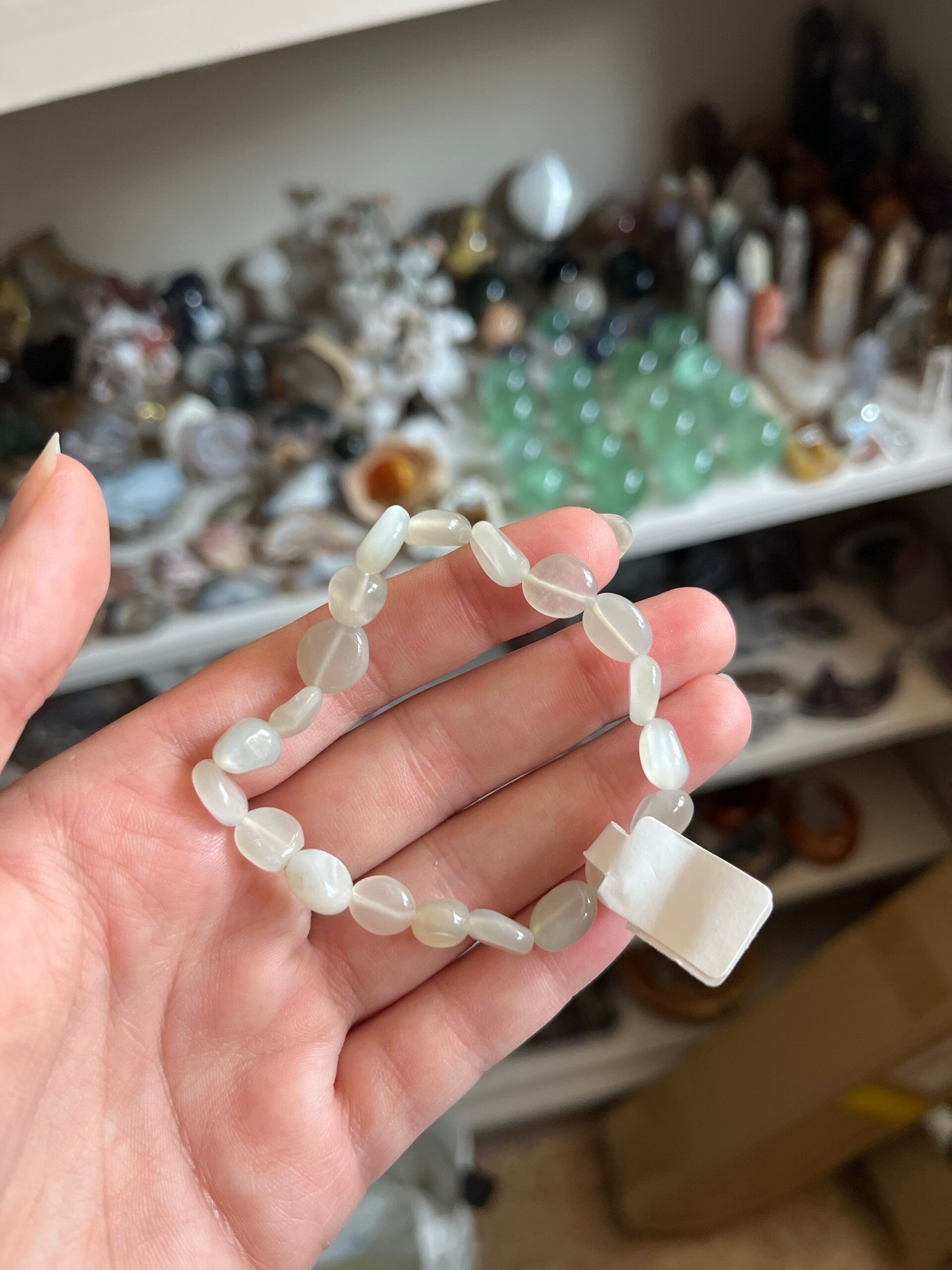 Witte maansteen armband getrommeld